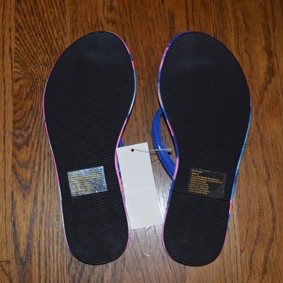 Flip Flops - Picture 2 of 3
